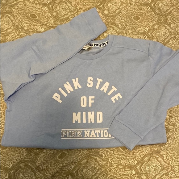 VS Pink Crew - Picture 4 of 5